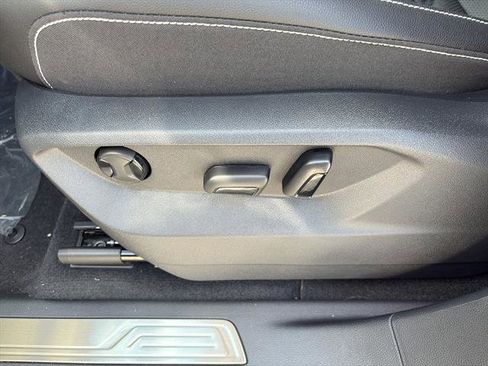 New 2026 Volkswagen Atlas SE image 12