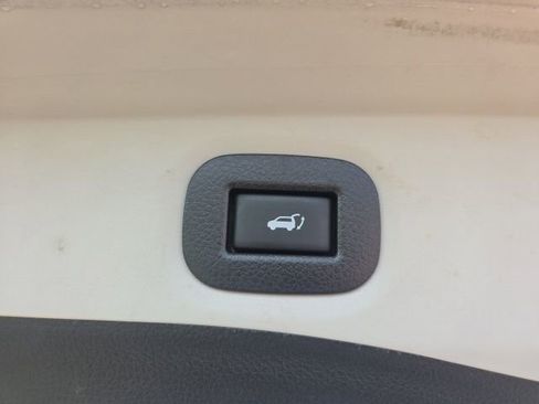 Used 2017 Nissan Rogue SL w/ SL Premium Package FWD image 14
