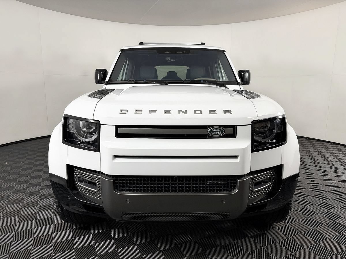 Used 2022 Land Rover Defender 110 X-Dynamic HSE AWD/4WD image 4