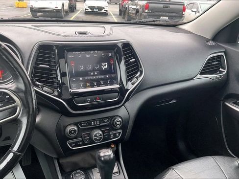 Used 2019 Jeep Cherokee Limited image 6