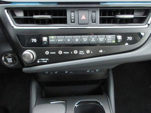 New 2025 Lexus ES 350 w/ Premium Package image 42