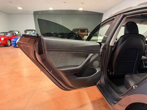 Used 2021 Tesla Model 3 image 15