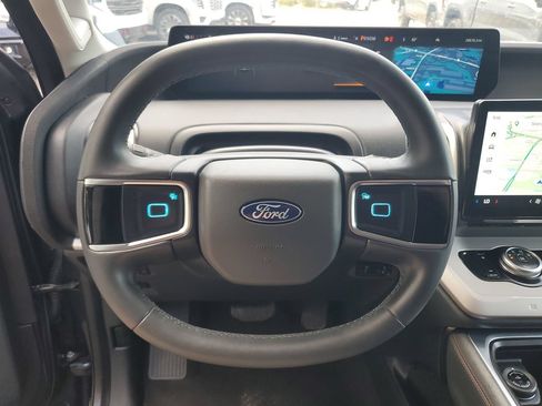 Used 2025 Ford Expedition Max Active RWD image 22