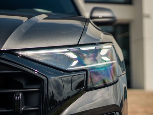 Used 2025 Audi Q8 Prestige image 10