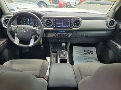 Used 2022 Toyota Tacoma SR5 RWD image 21