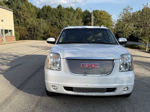 Used 2012 GMC Yukon XL Denali image 2