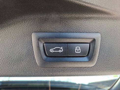 Certified 2025 BMW X5 xDrive50e w/ M Sport Package image 29