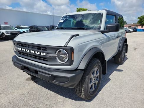 New 2026 Ford Bronco 2-Door AWD/4WD image 3