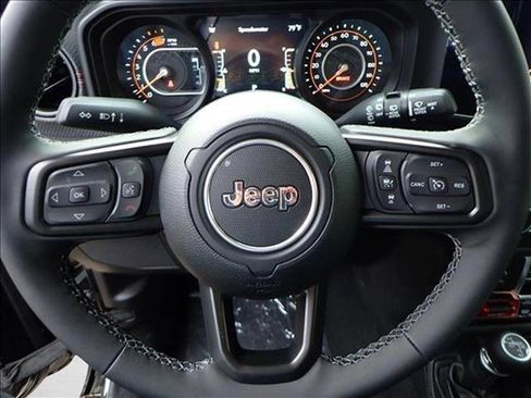 New 2025 Jeep Wrangler Unlimited Rubicon image 12