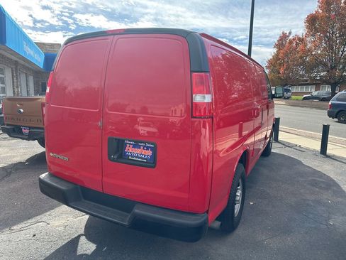 Used 2019 Chevrolet Express 2500 w/ Driver Convenience Package image 11