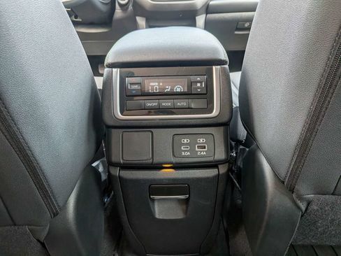 Used 2024 Subaru Ascent Onyx Edition w/ Popular Package Onyx AWD/4WD image 17