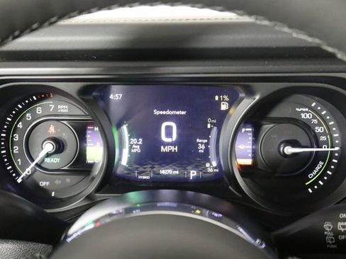 Used 2025 Jeep Wrangler Unlimited Sahara AWD/4WD image 11
