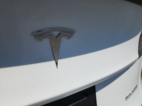 Used 2022 Tesla Model Y Performance AWD/4WD image 23