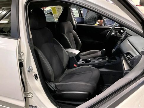 Used 2024 Subaru Impreza 2.0i image 8