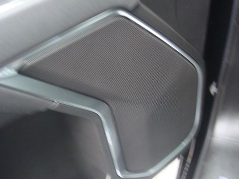 New 2026 GMC Sierra 2500 SLT w/ SLT Premium Package image 7