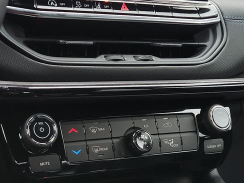 New 2026 Jeep Compass Latitude image 8