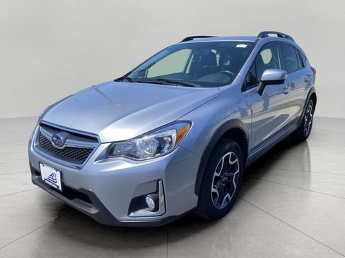 Used 2017 Subaru Crosstrek 2.0i Premium w/ Popular Package #1 AWD/4WD image 3