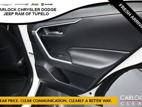 Used 2019 Toyota RAV4 XLE Premium w/ Cold Weather Package FWD image 32