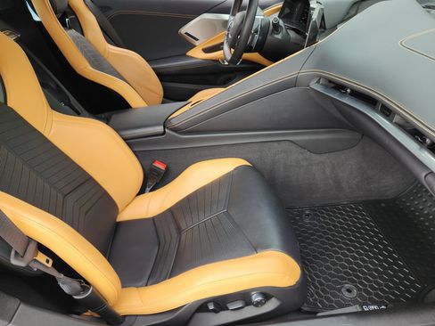 Used 2021 Chevrolet Corvette Stingray Preferred Cpe w/ Z51 Performance Package RWD image 16