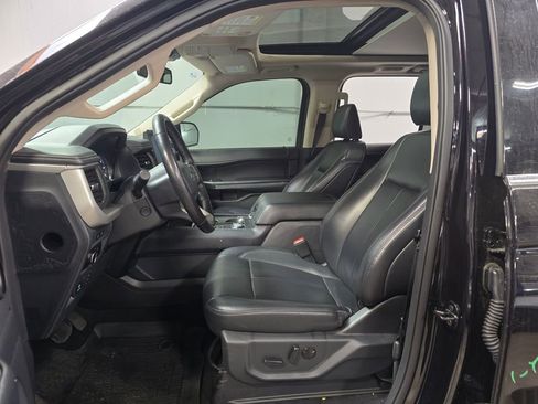 Used 2024 Ford Expedition XLT image 13