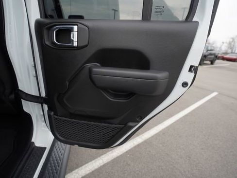 Used 2023 Jeep Gladiator Mojave w/ Trailer Tow Package image 22