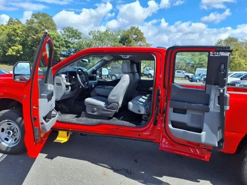 New 2026 Ford F350 XL w/ XL Chrome Package image 9