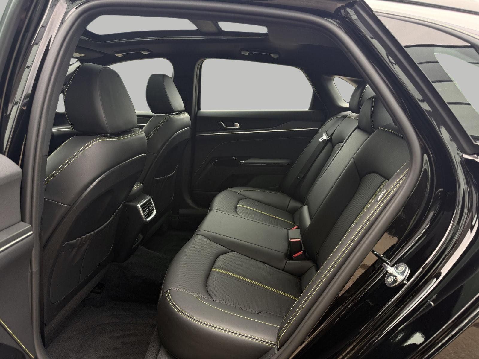 Used 2025 Kia K5 GT w/ GT1 Package FWD image 25