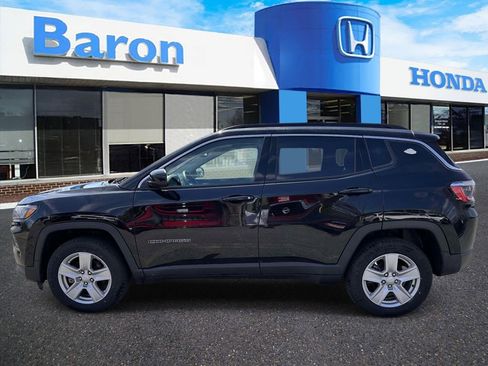 Used 2022 Jeep Compass Latitude w/ Convenience Group AWD/4WD image 3