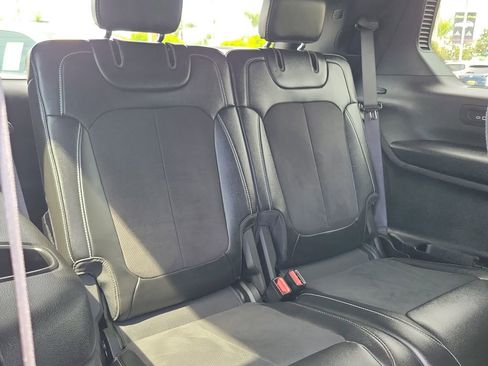 Used 2024 Jeep Grand Cherokee L Laredo image 5