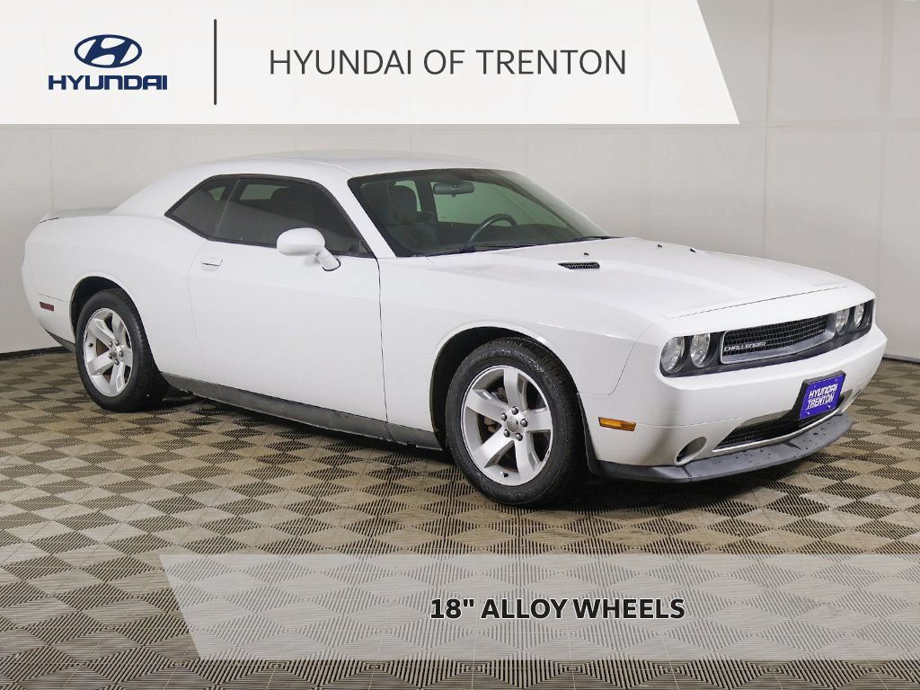 Used 2012 Dodge Challenger SXT RWD image 1