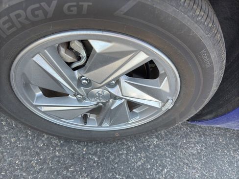 Certified 2024 Hyundai Elantra SE image 29