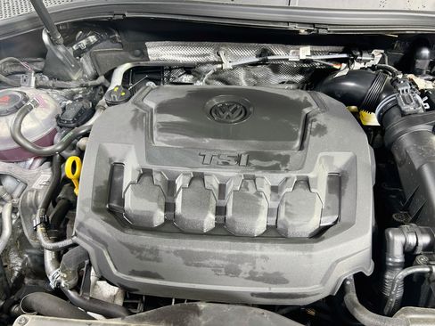 Used 2023 Volkswagen Tiguan SE AWD/4WD image 29