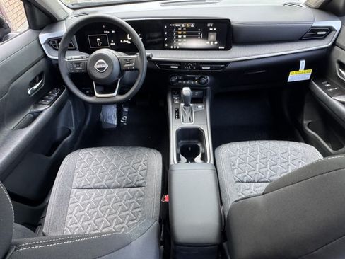 New 2026 Nissan Kicks SV w/ SV Premium Package AWD/4WD image 18