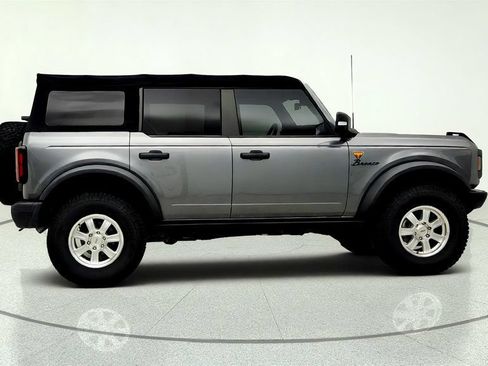 Used 2022 Ford Bronco Badlands AWD/4WD image 4