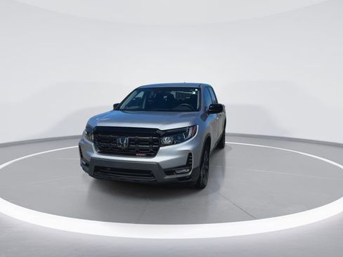 Used 2024 Honda Ridgeline Sport image 2