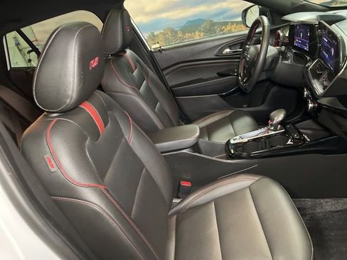 Used 2024 Chevrolet Trax RS w/ Sunroof Package image 61