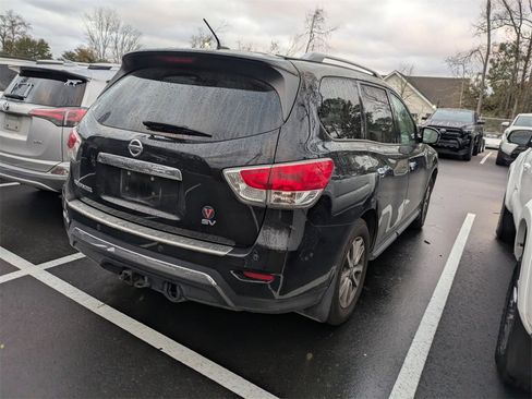 Used 2015 Nissan Pathfinder SV image 6