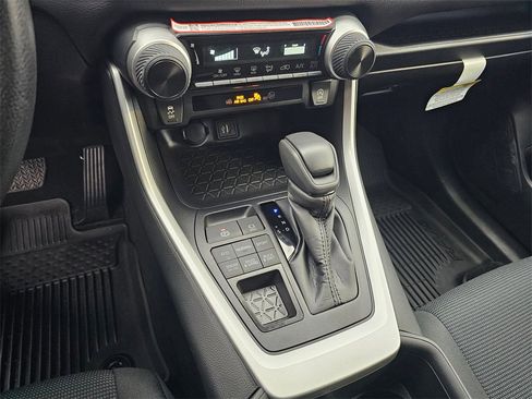 Used 2025 Toyota RAV4 LE image 29