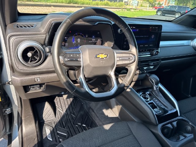 Used 2025 Chevrolet Colorado LT w/ Advanced Trailering Package AWD/4WD image 14