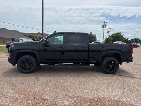 New 2026 Chevrolet Silverado 2500 Custom w/ Custom Value Package AWD/4WD image 2