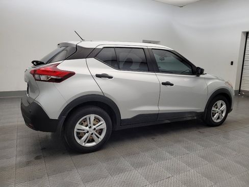 Used 2020 Nissan Kicks S image 10