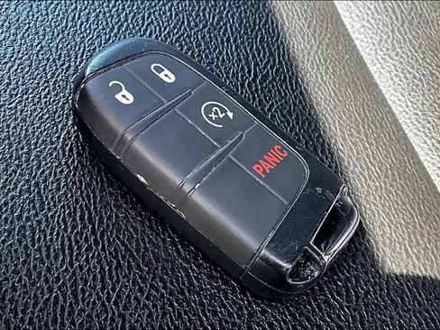 Used 2025 Jeep Compass Limited AWD/4WD image 35