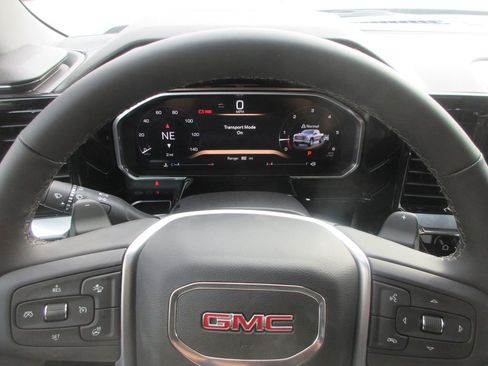 New 2026 GMC Sierra 1500 SLT image 17