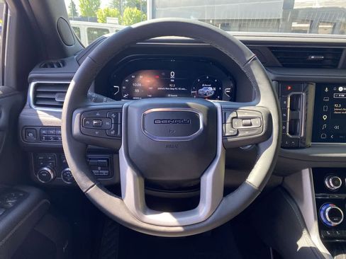 Used 2024 GMC Yukon Denali AWD/4WD image 19