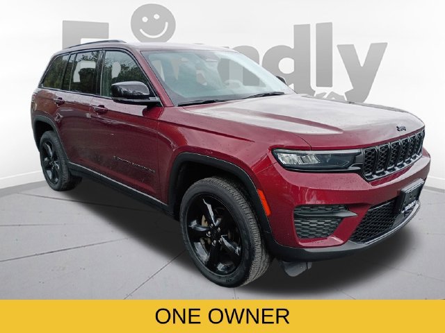 Used 2023 Jeep Grand Cherokee Altitude AWD/4WD image 3