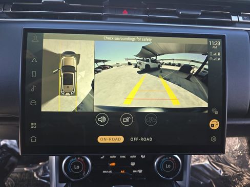 Certified 2023 Land Rover Range Rover SE AWD/4WD image 24