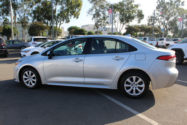 Certified 2025 Toyota Corolla LE FWD image 8