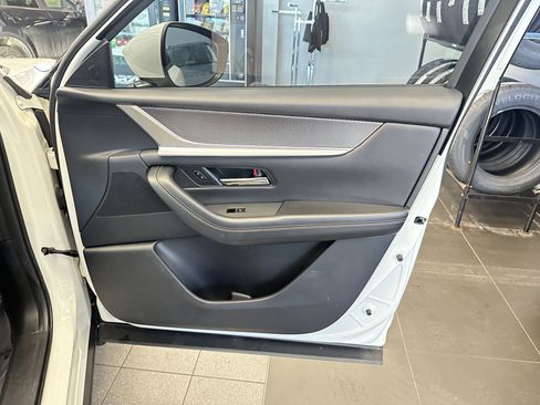 Certified 2024 MAZDA CX-90 3.3 Turbo w/ Preferred Plus image 38