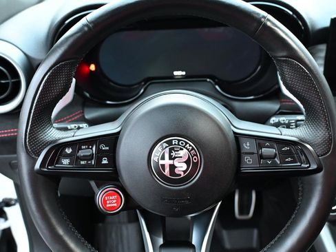 Used 2024 Alfa Romeo Tonale Veloce w/ Active Assist Package AWD/4WD image 11