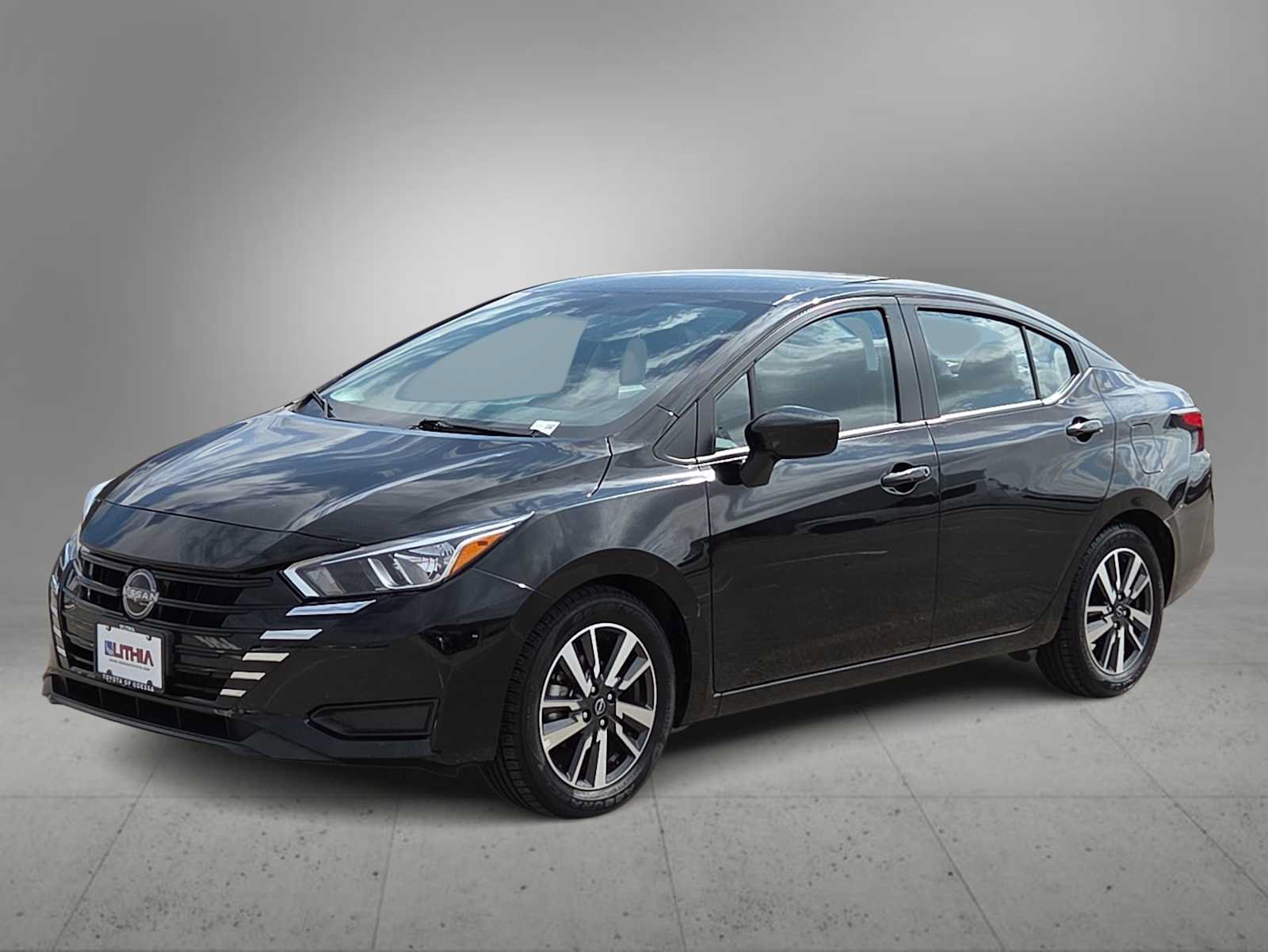 Used 2024 Nissan Versa SV FWD image 3